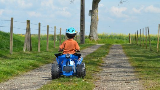 Une idée de cadeau pour enfant : Le quad électrique 