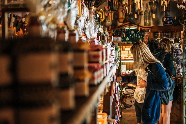 Comment organiser une séance shopping entre amies ?